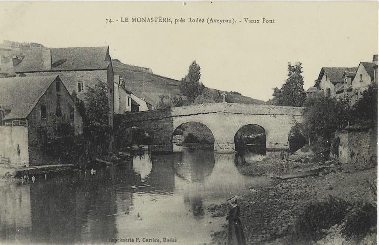 Carte postale ancienne : le vieux pont du Monastère