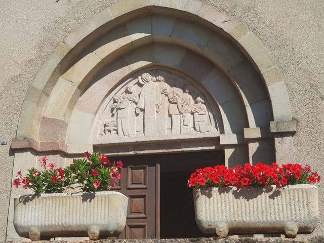 Le portail de l'église du Monastère